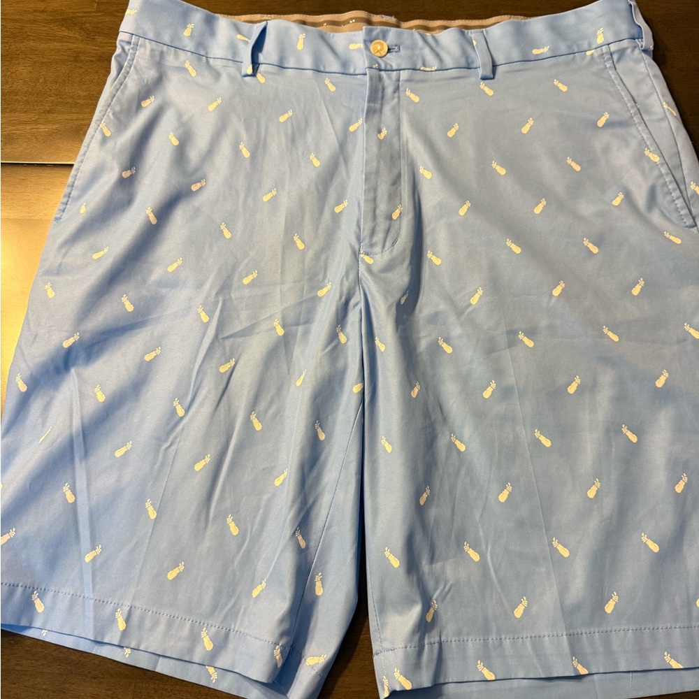 Walter Hagen Blue Shorts with golf bag  Design